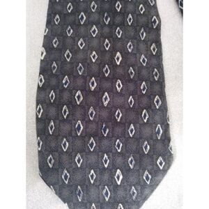 COMO COLLECTION Dark Gray with Tan Diamond Print Necktie Woven Tie
